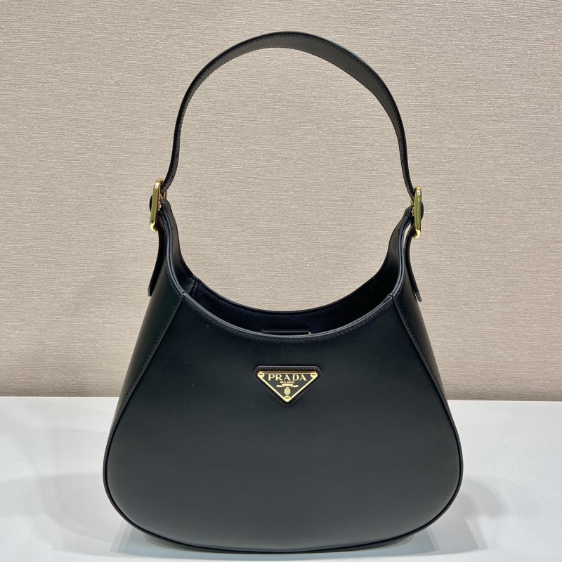 Pra*a cleo bags